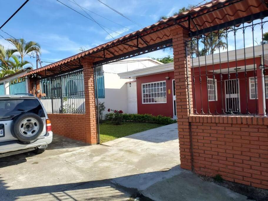Sergio's House Holiday home Cartago